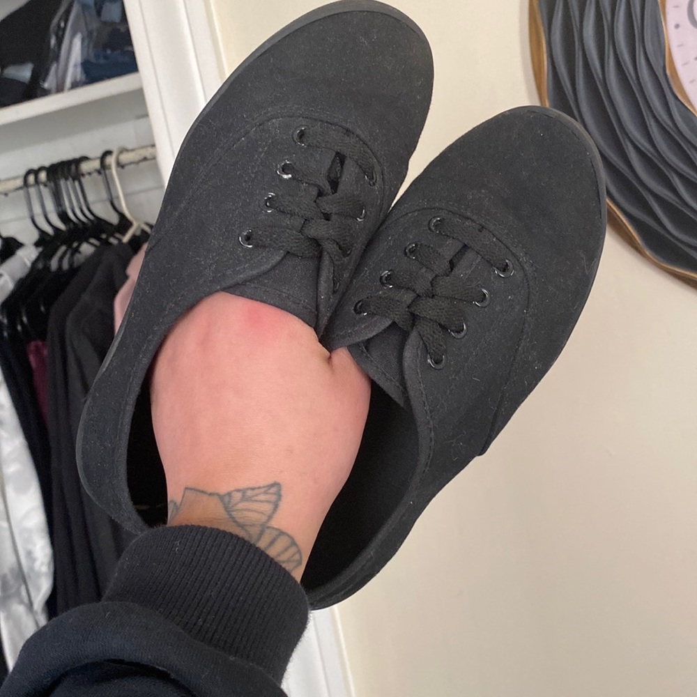 Black shoes size 8 in womens lightly used